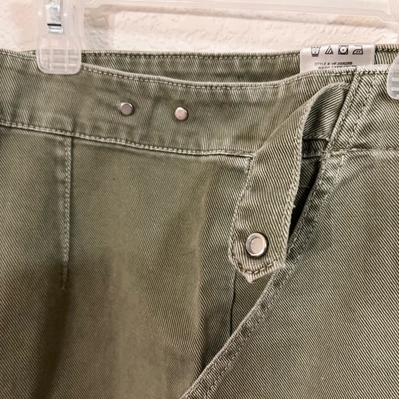 Like new Habitual cut off high-wasted shorts, size 26. - Picture 14 of 16